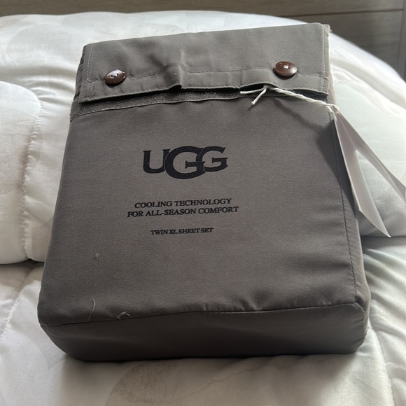 UGG Other - UGG Twin XL Sheet Set